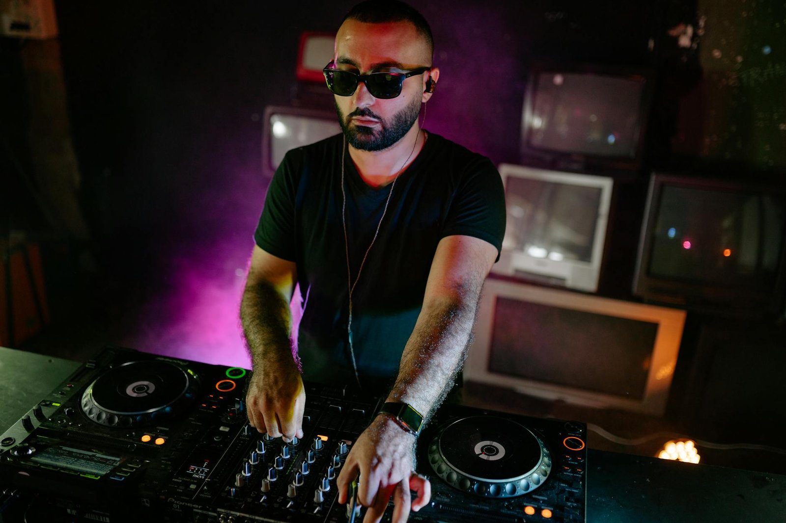 ZA STARZY NA TECHNO x POZNAŃ NOCNY TOWARZYSKI