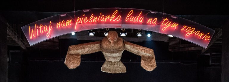 O MĘŻNYM PIETRKU I SIEROTCE MARYSI. Bajka dla dorosłych – pożegnanie z tytułem