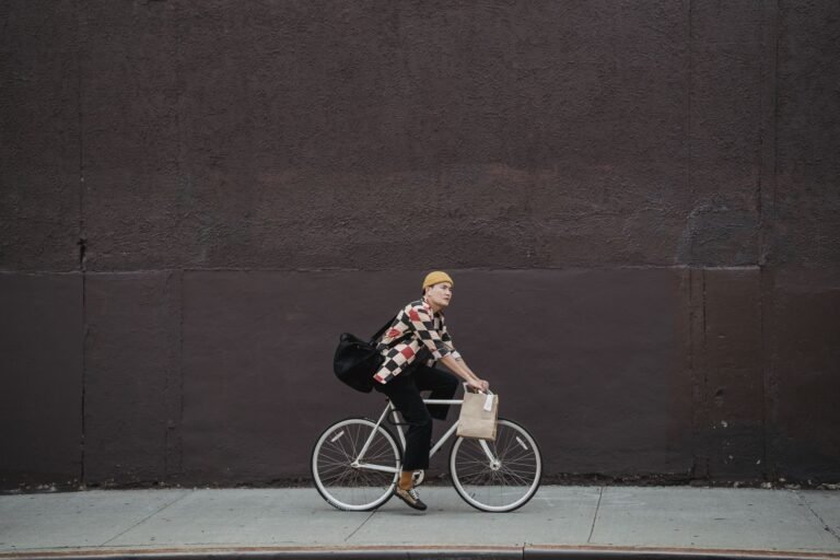 XII Tweed Ride Poznań: Elegancja w kratkę, radość na 2 kołach!